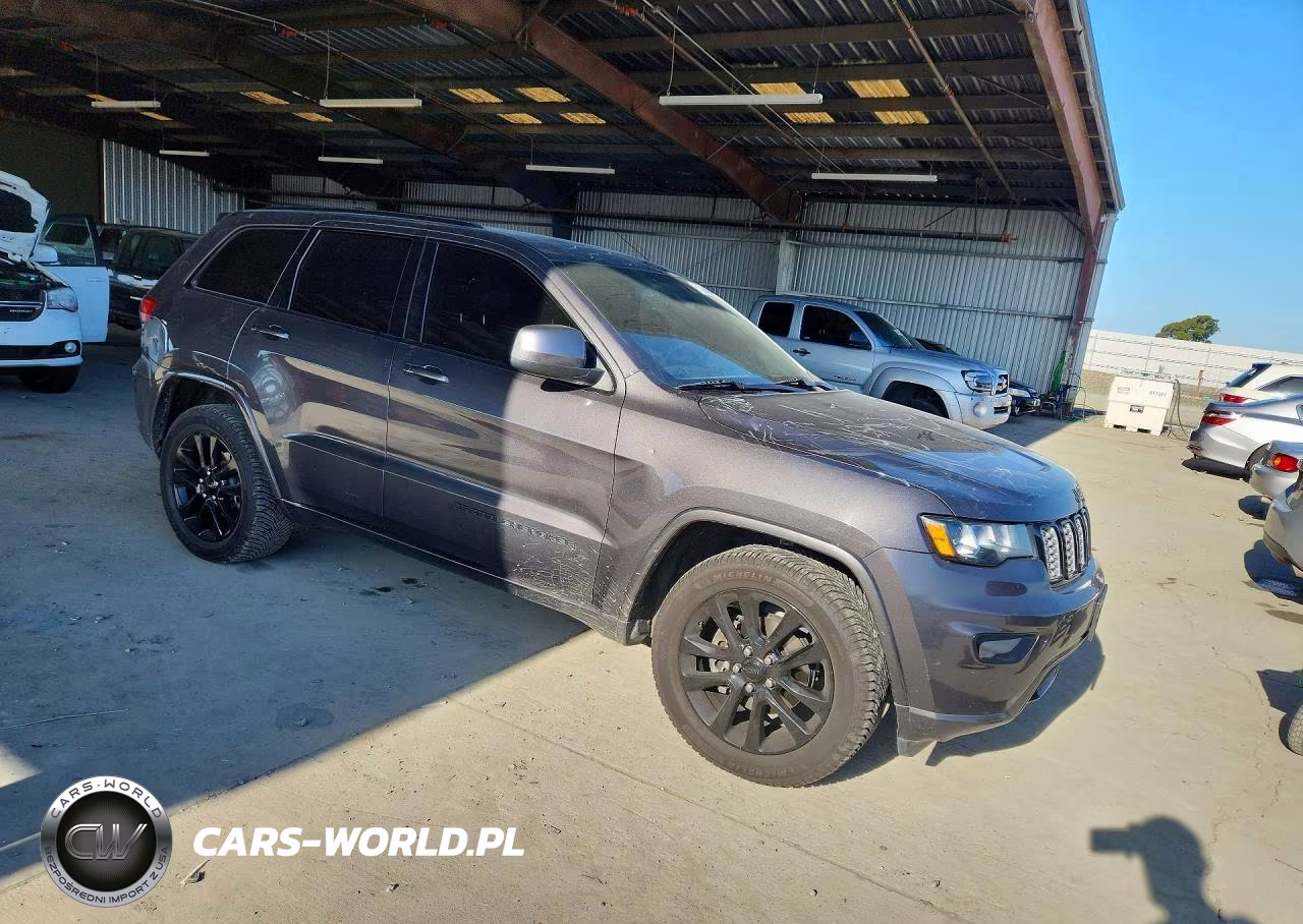 2018 Jeep Grand Cherokee Laredo VIN:1C4RJEAG6JC485239 - 4