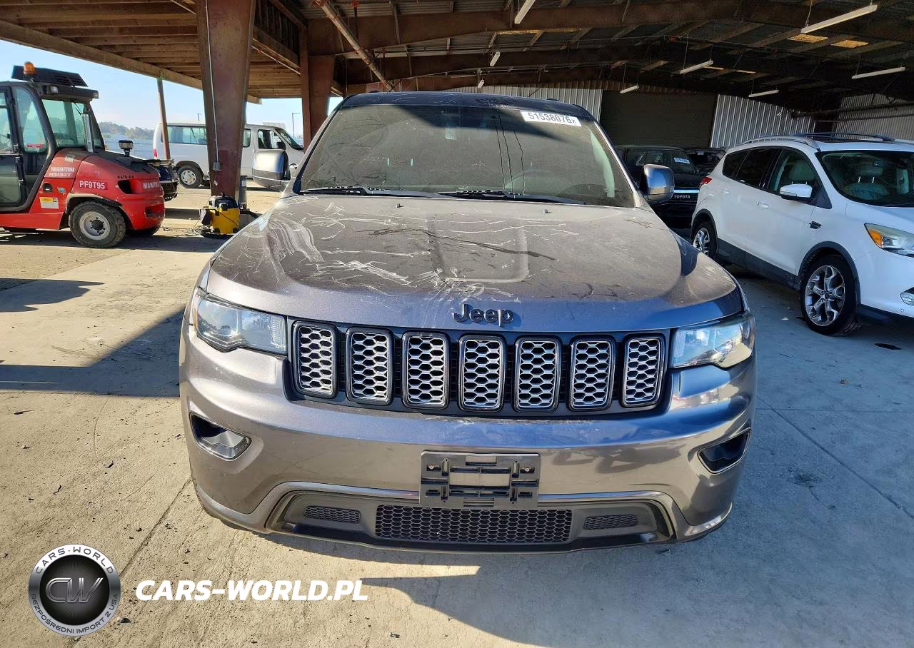 2018 Jeep Grand Cherokee Laredo VIN:1C4RJEAG6JC485239 - 5