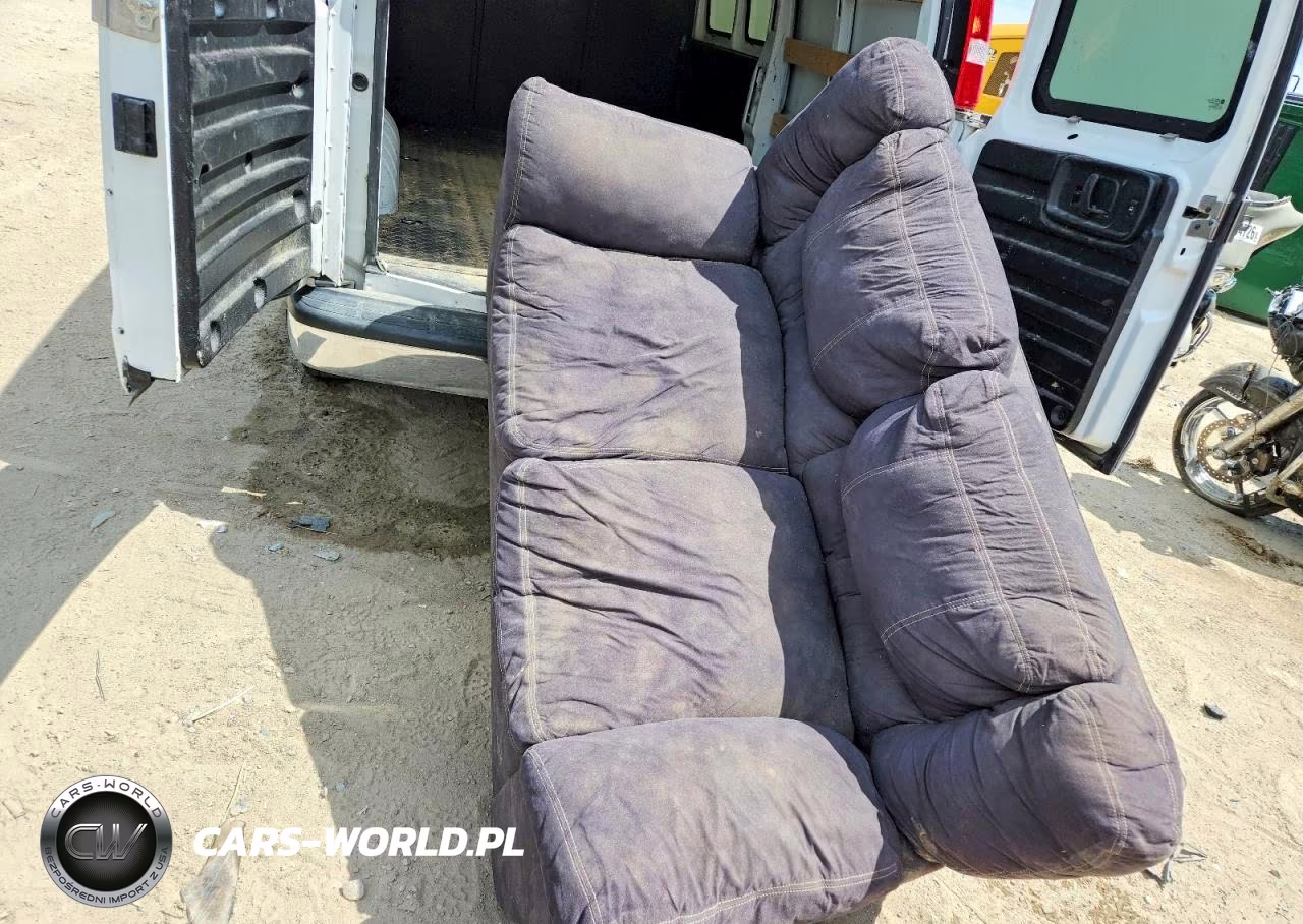 2021 GMC Savana G2500 VIN:1GTW7AF71M1246393 - 13