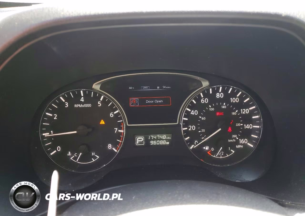 2015 Nissan Pathfinder S VIN:5N1AR2MM2FC689738 - 9