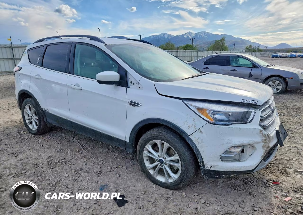 2018 Ford Escape Se VIN:1FMCU9GD3JUB17575 - 4