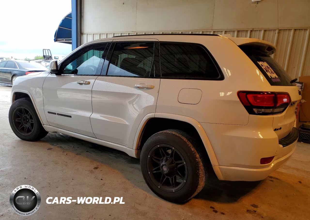 2018 Jeep Grand Cherokee Laredo VIN:1C4RJFAG1JC202817 - 2