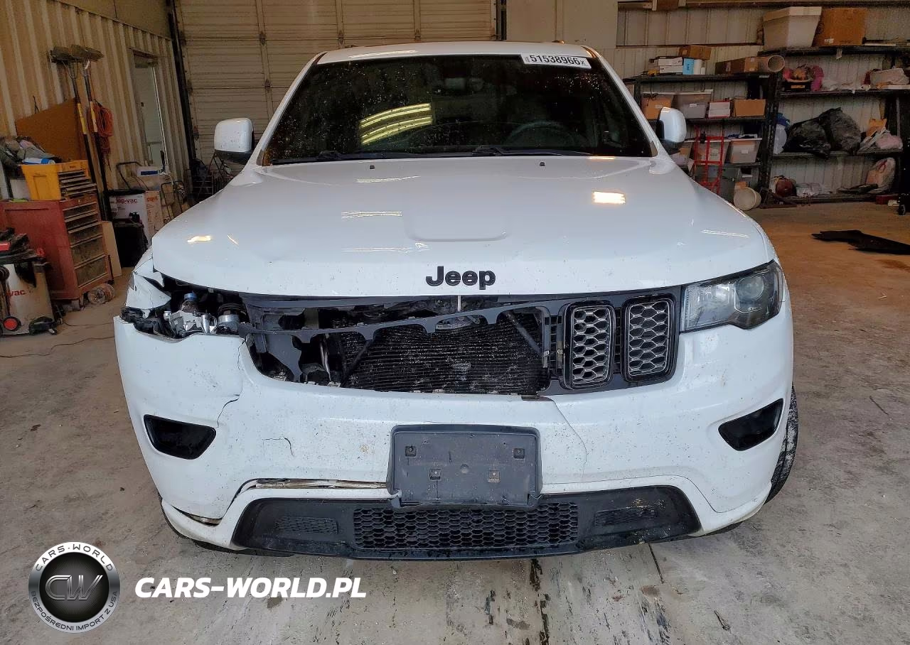 2018 Jeep Grand Cherokee Laredo VIN:1C4RJFAG1JC202817 - 5