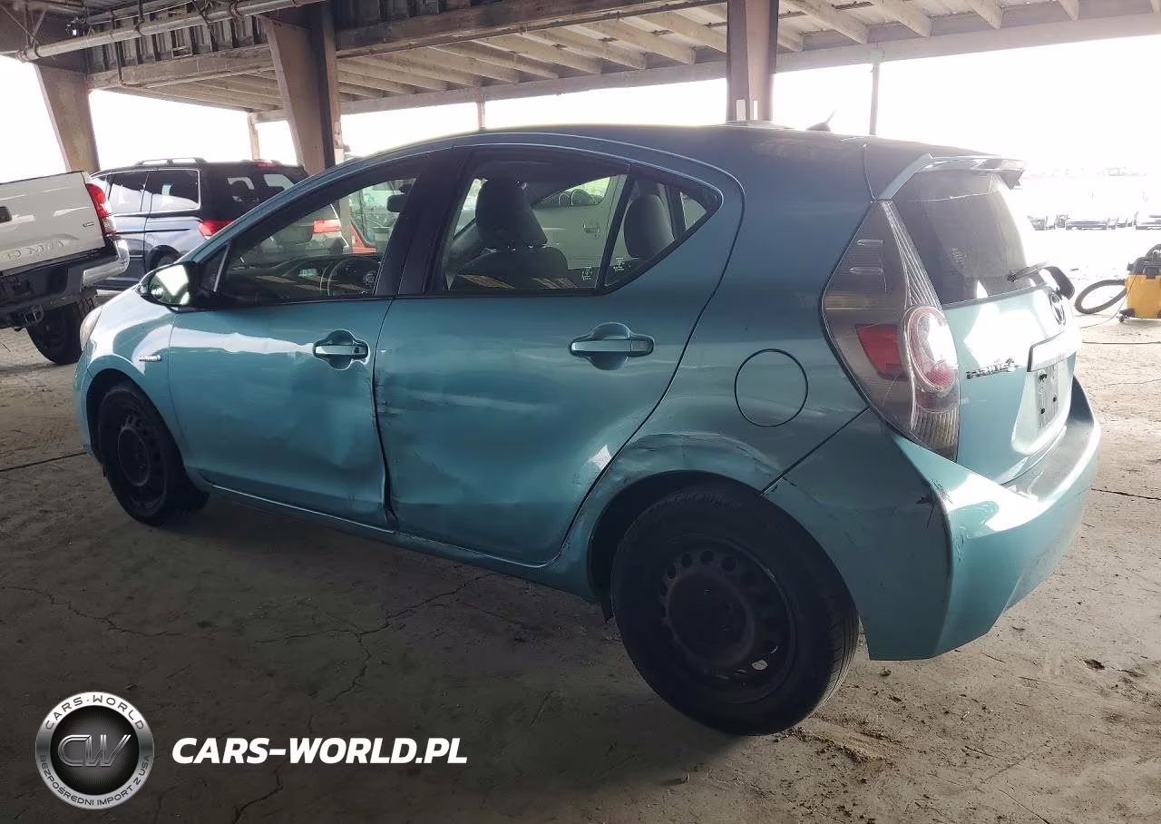 2013 Toyota Prius C Two VIN:JTDKDTB32D1057242 - 2