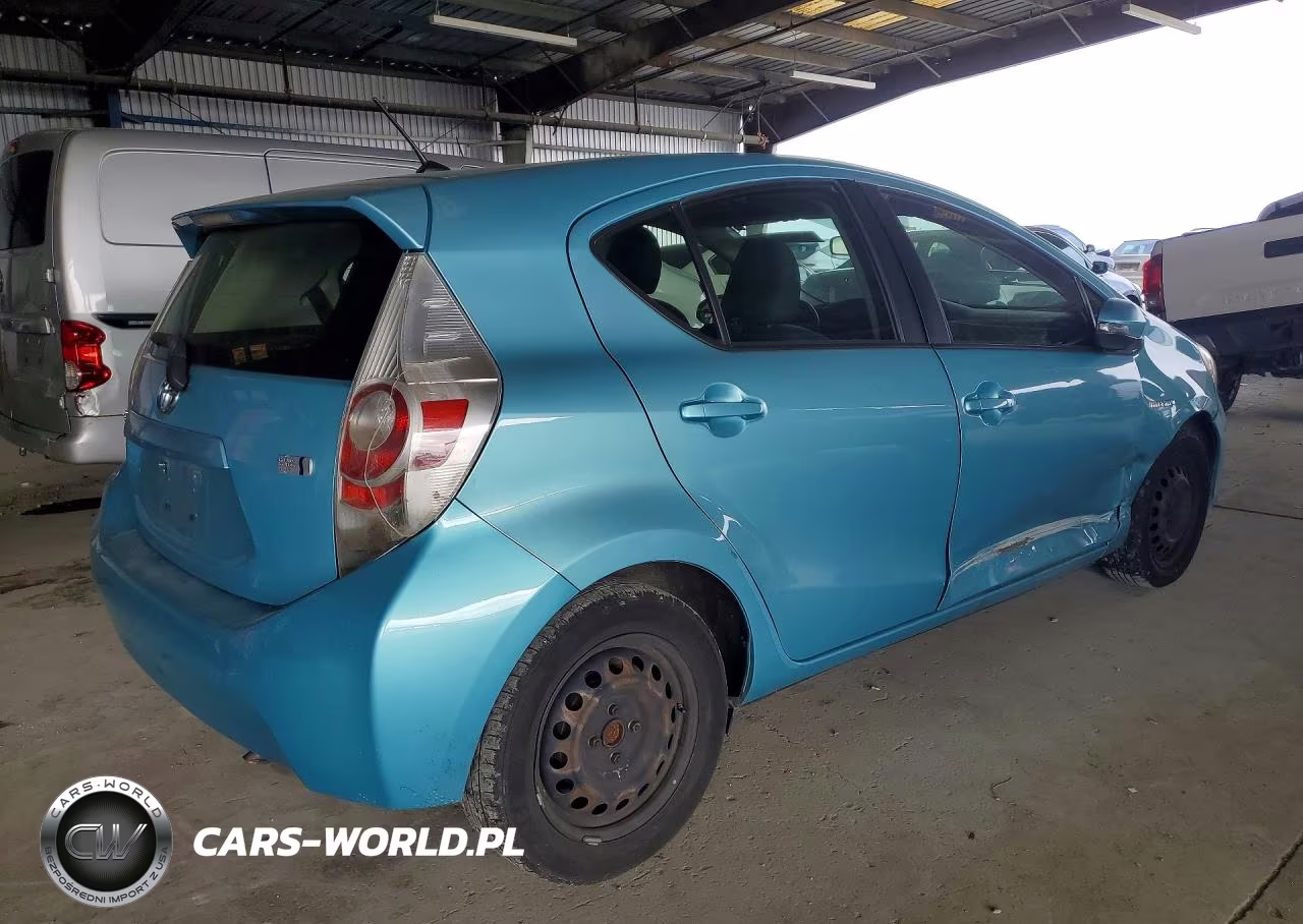 2013 Toyota Prius C Two VIN:JTDKDTB32D1057242 - 3