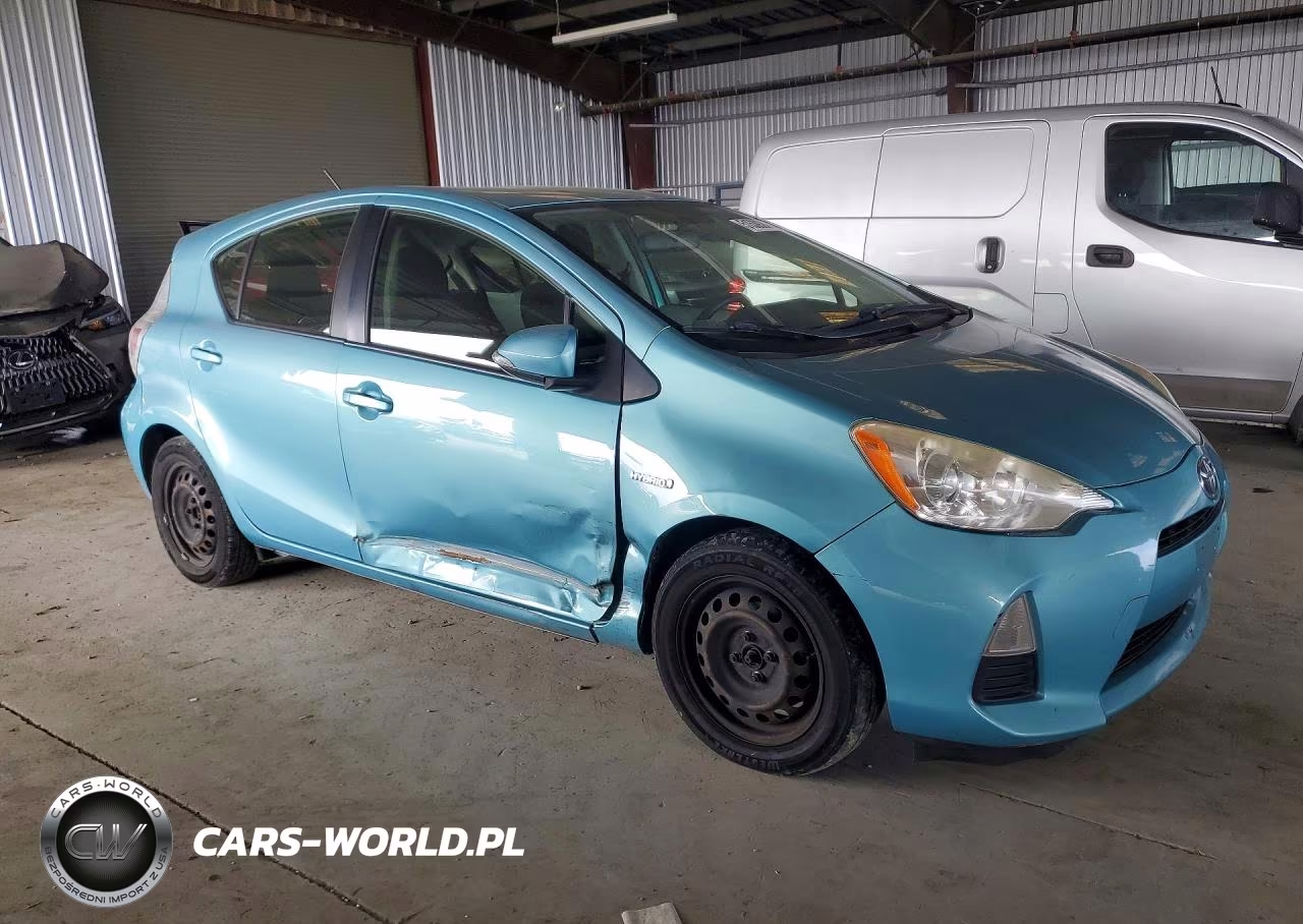 2013 Toyota Prius C Two VIN:JTDKDTB32D1057242 - 4