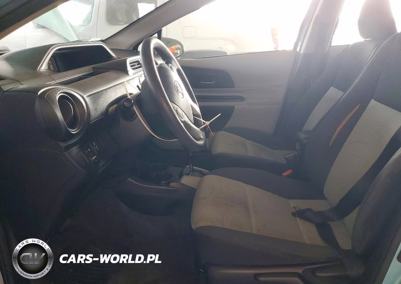 2013 Toyota Prius C Two VIN:JTDKDTB32D1057242 - 7