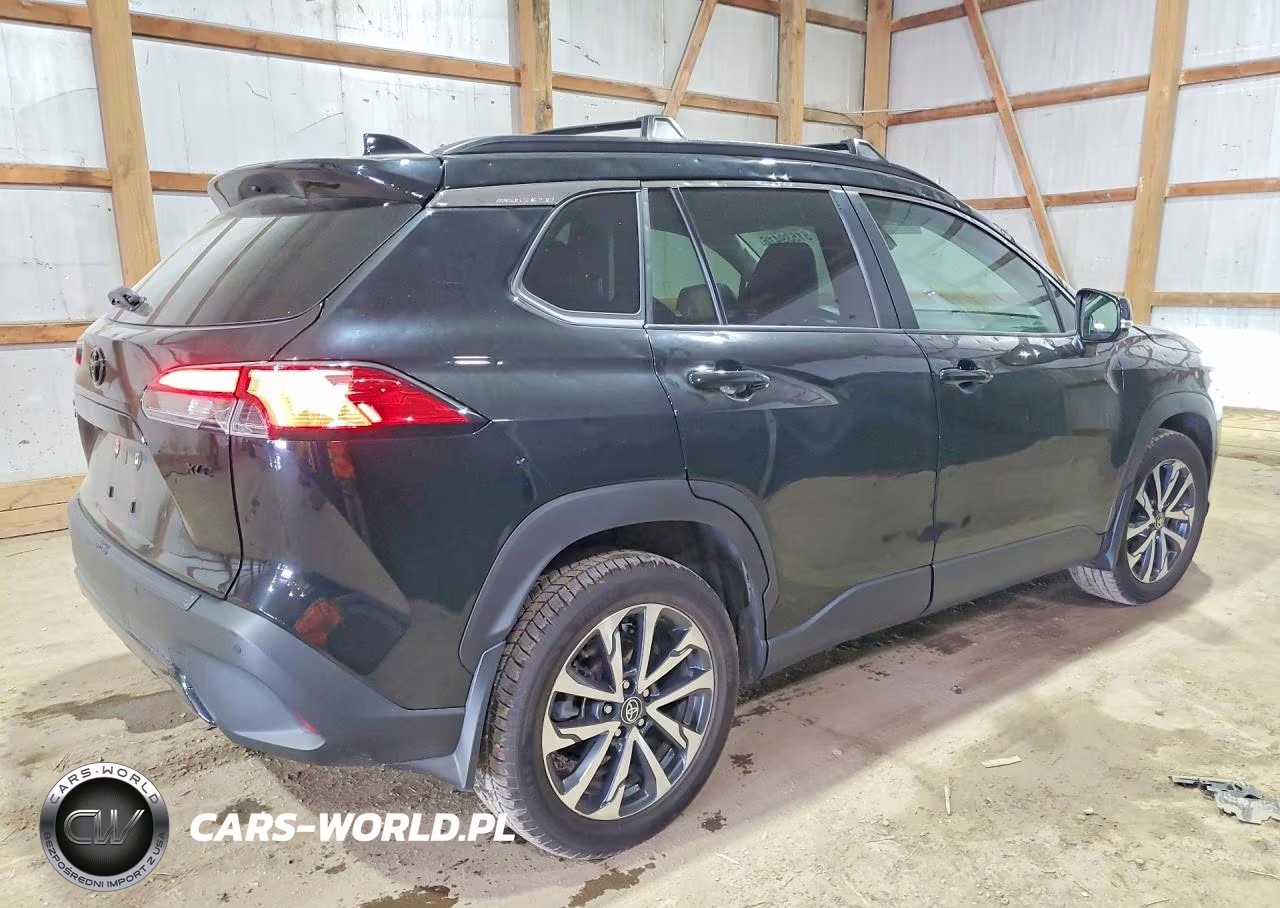 2022 Toyota Corolla Cross Xle VIN:7MUDAAAG3NV034041 - 3