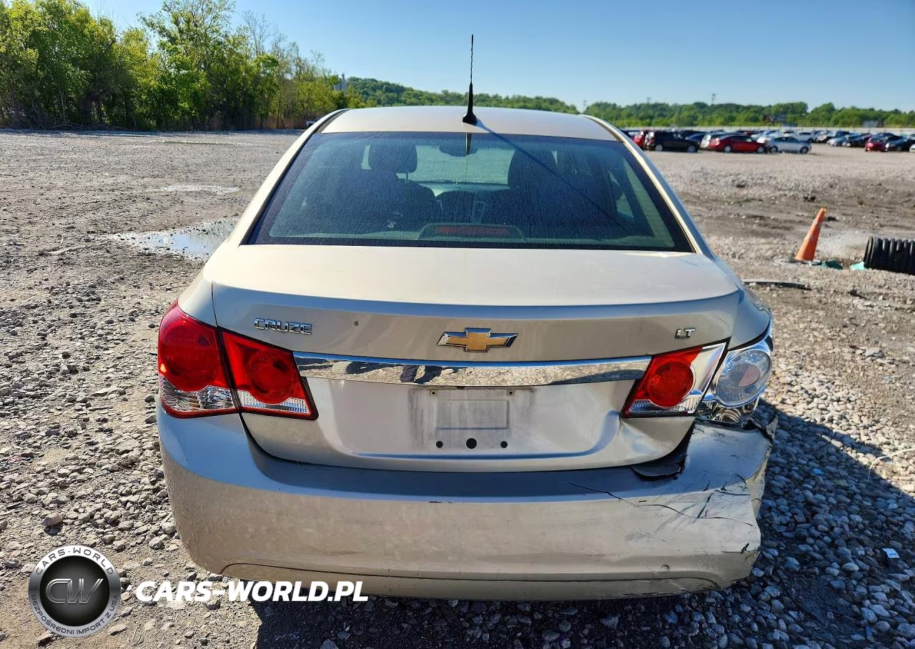 2014 Chevrolet Cruze VIN:1G1PC5SB2E7105146 - 6