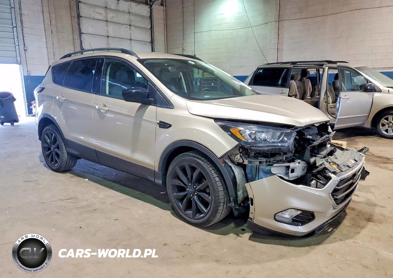 2018 Ford Escape Se VIN:1FMCU0GD5JUC31797 - 4