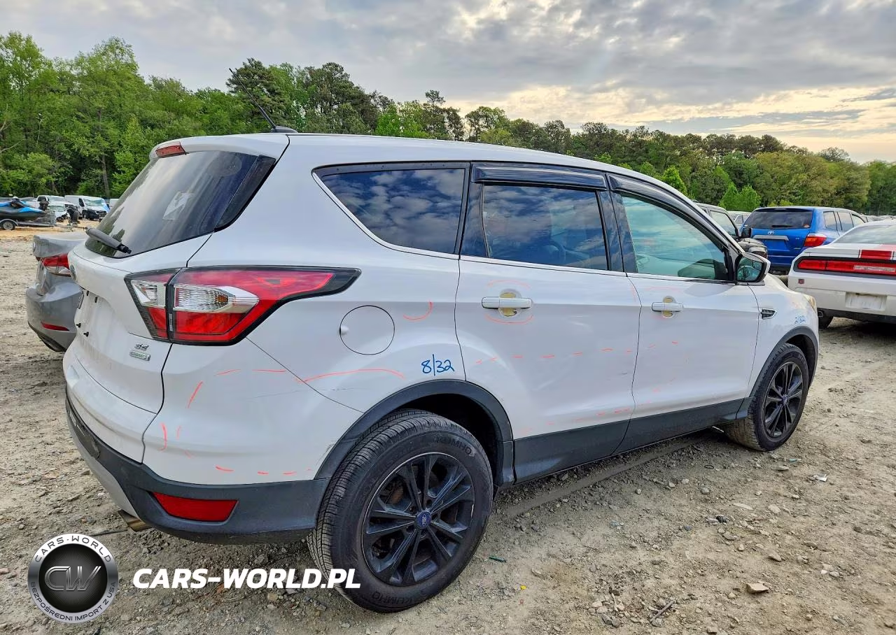 2017 Ford Escape Se VIN:1FMCU0GD8HUA52700 - 3