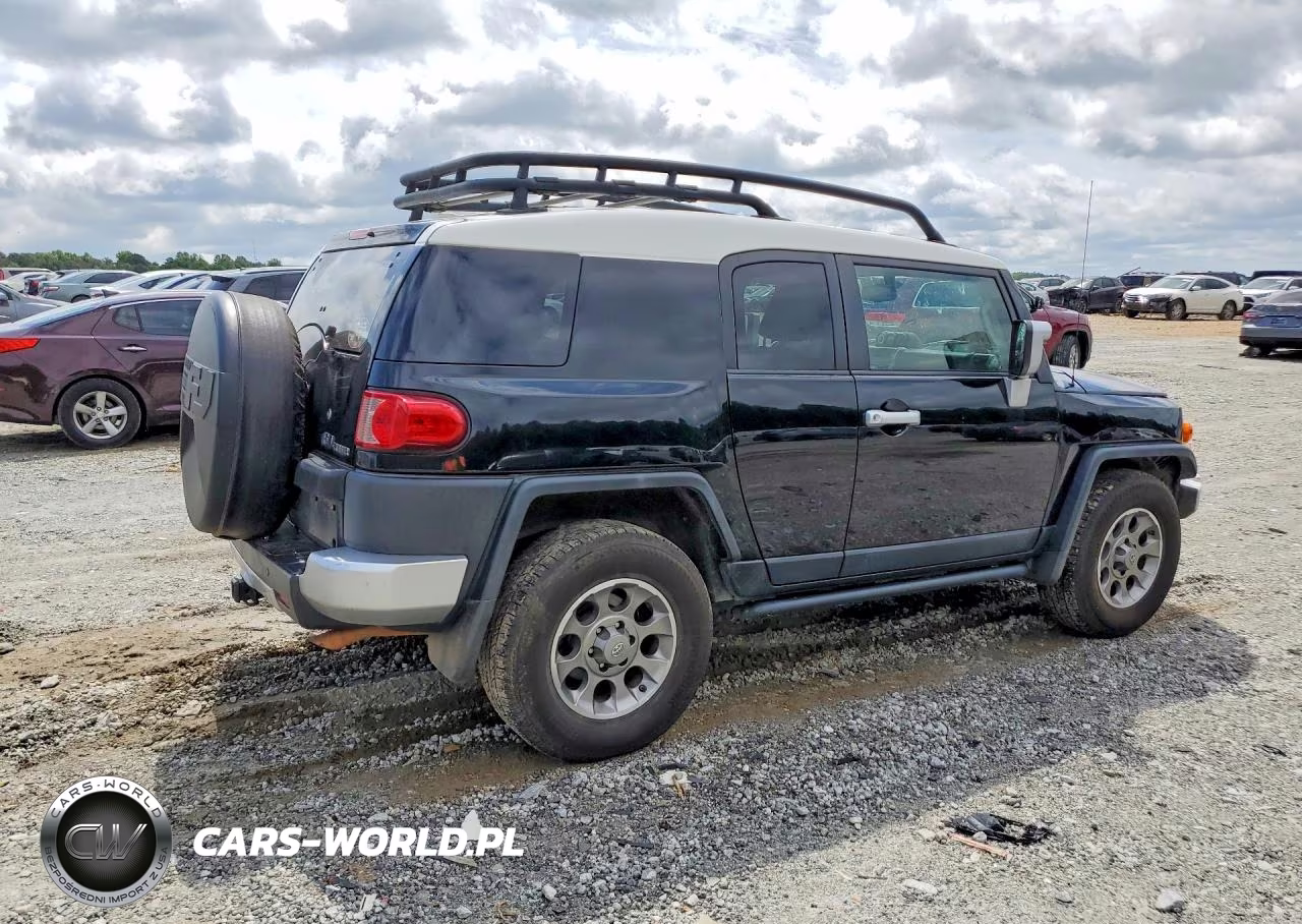 2011 Toyota Fj Cruiser Base VIN:JTEZU4BF8BK011111 - 3