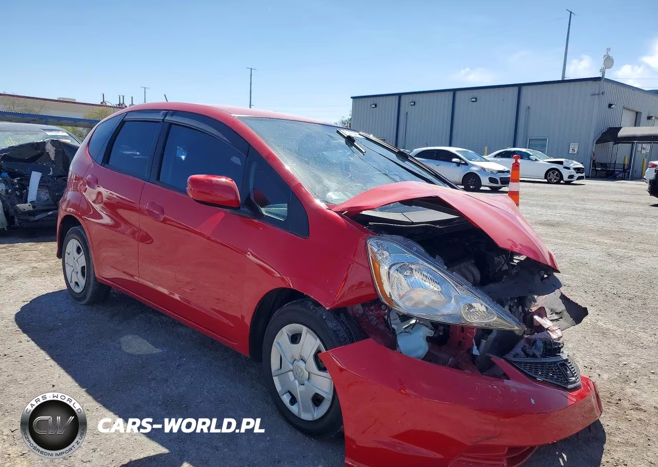 2013 Honda Fit VIN:JHMGE8H34DC076207 - 4