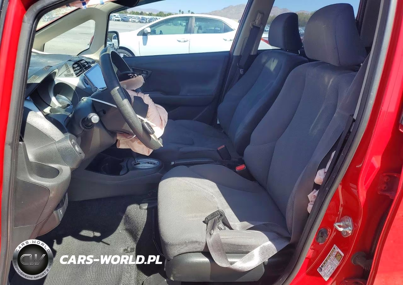 2013 Honda Fit VIN:JHMGE8H34DC076207 - 7