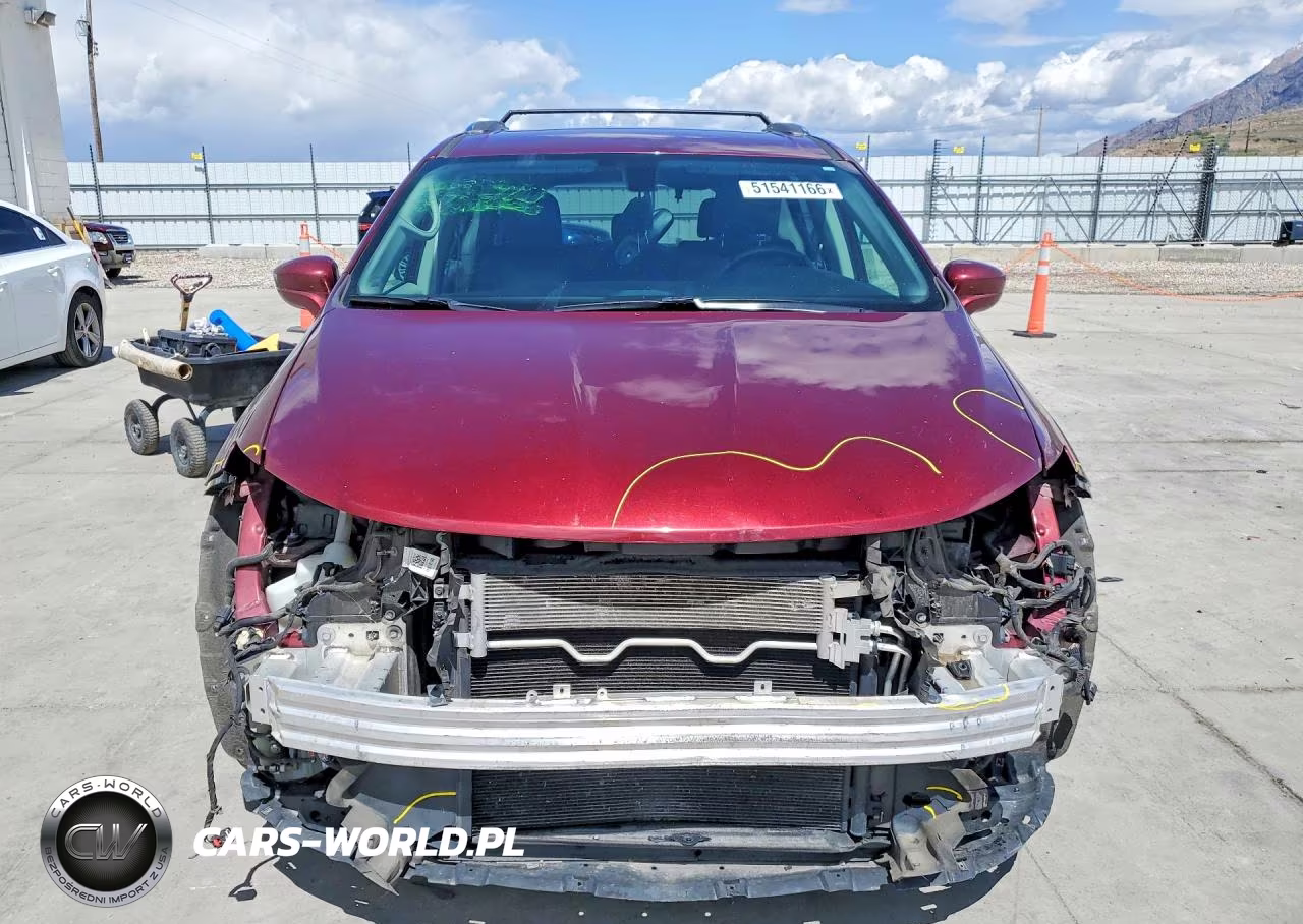 2019 Chrysler Pacifica Touring L VIN:2C4RC1BG7KR651228 - 5
