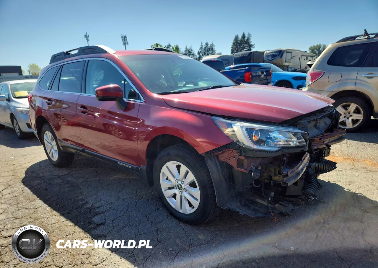 2018 Subaru Outback 2.5I Premium VIN:4S4BSACC2J3252178 - 4