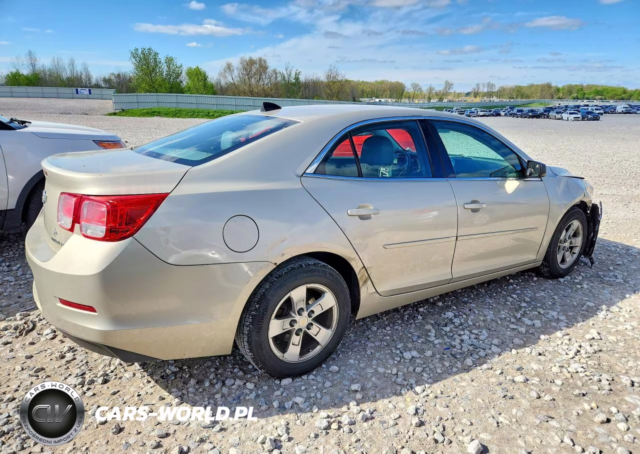 2014 Chevrolet Malibu Ls VIN:1G11B5SL7EF111578 - 3