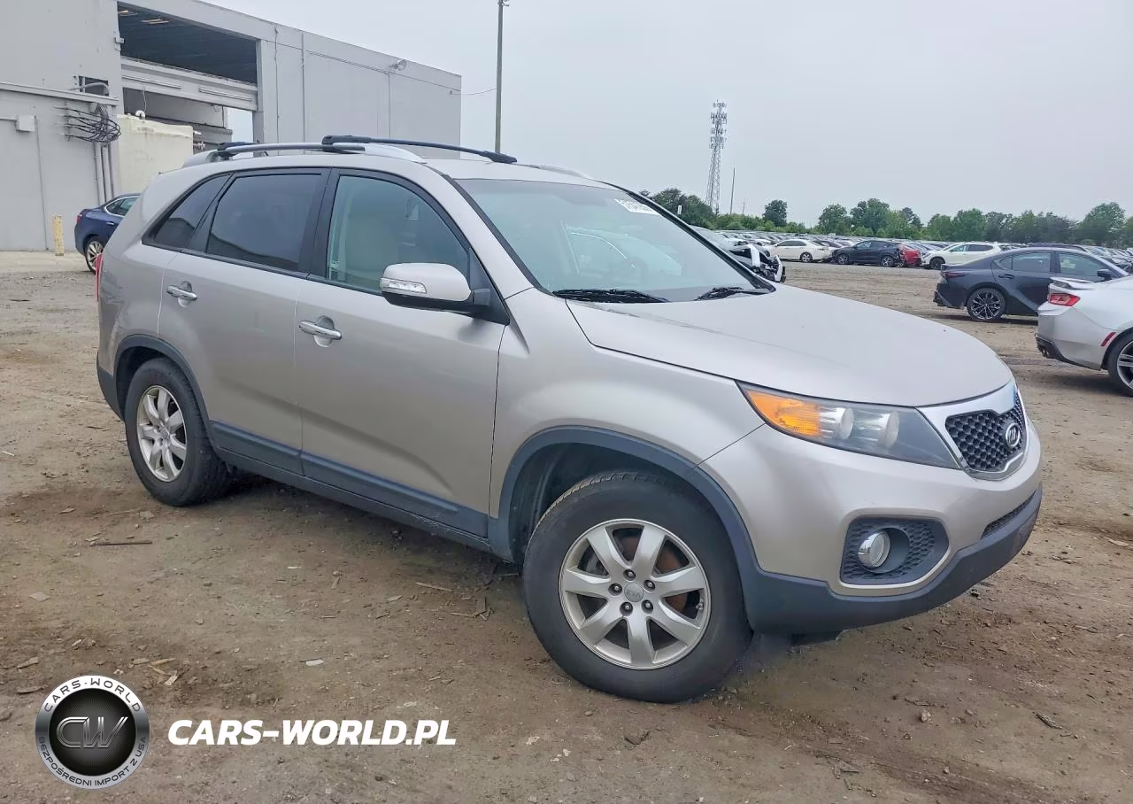 2013 Kia Sorento Lx VIN:5XYKT3A64DG364927 - 4