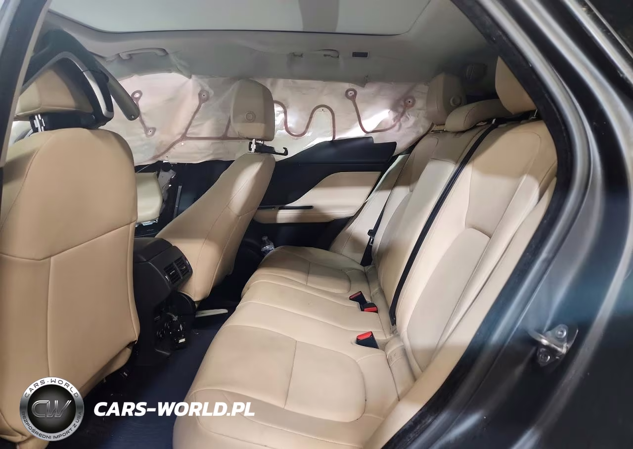 2018 Jaguar F-Pace Premium VIN:SADCJ2GX3JA238188 - 11