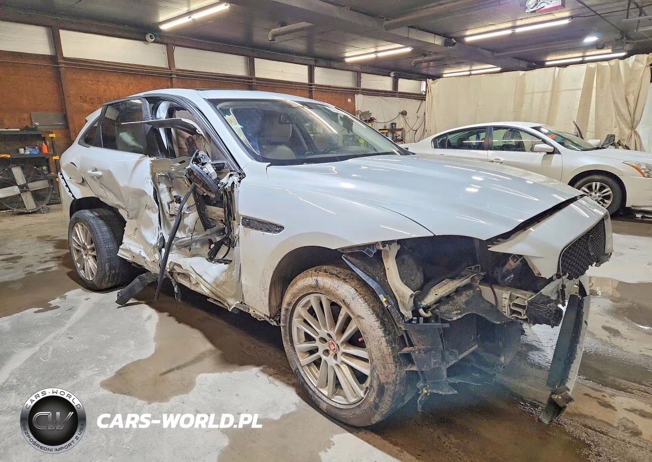 2018 Jaguar F-Pace Premium VIN:SADCJ2GX3JA238188 - 4