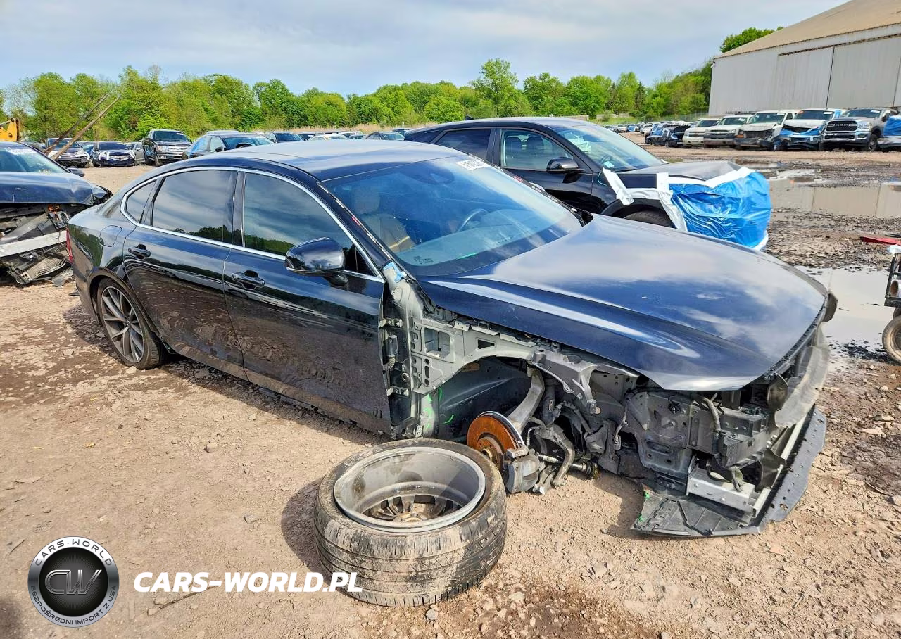 2018 Volvo S90 T5 Momentum VIN:LVY982AK9JP025959 - 4