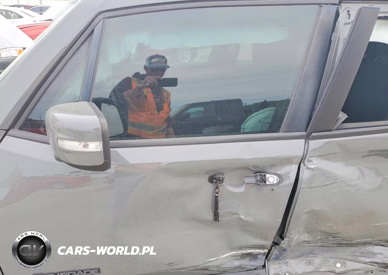2020 Jeep Renegade Latitude VIN:ZACNJABB2LPL23288 - 7