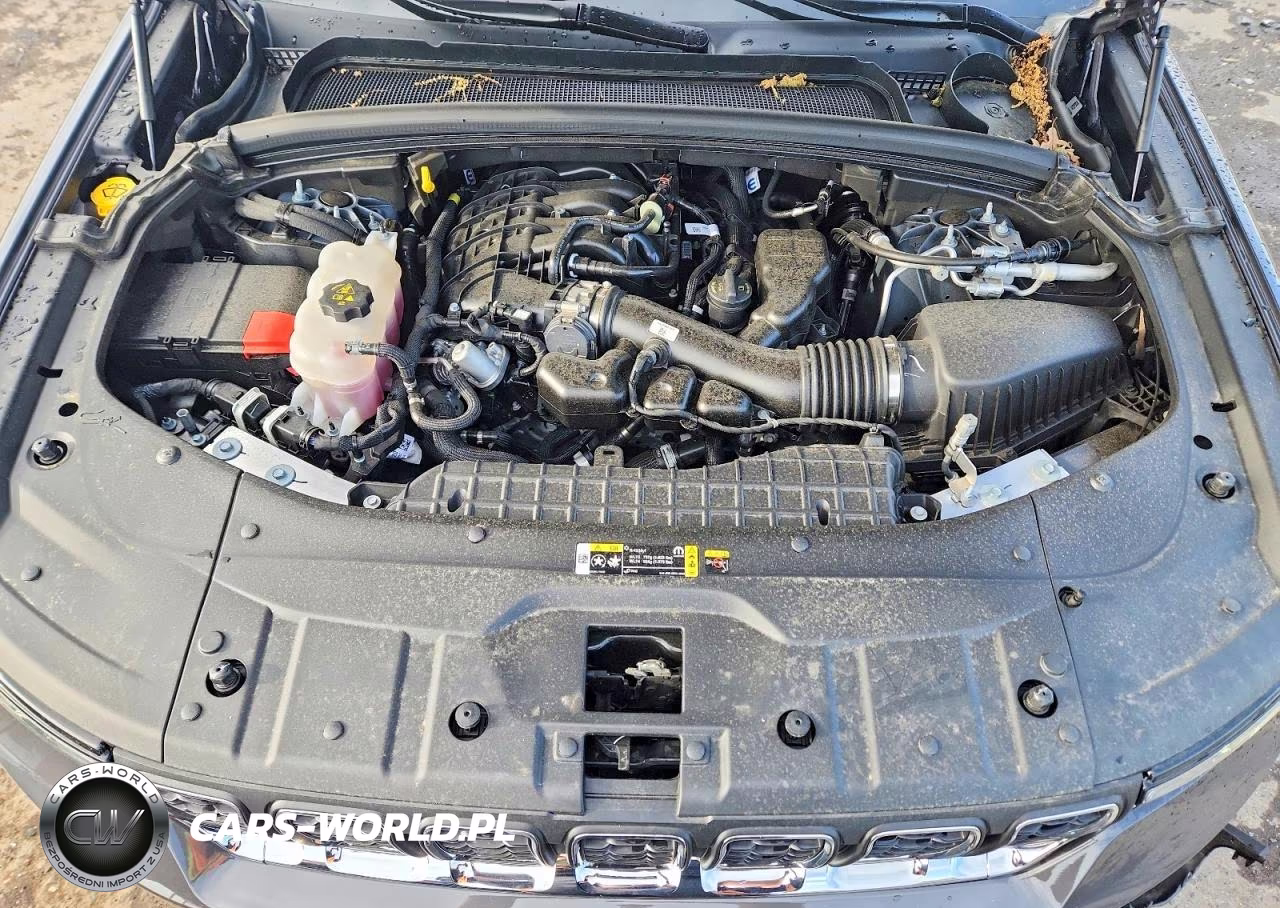 2025 Jeep Grand Cherokee Laredo VIN:1C4RJHAG2S8768078 - 12