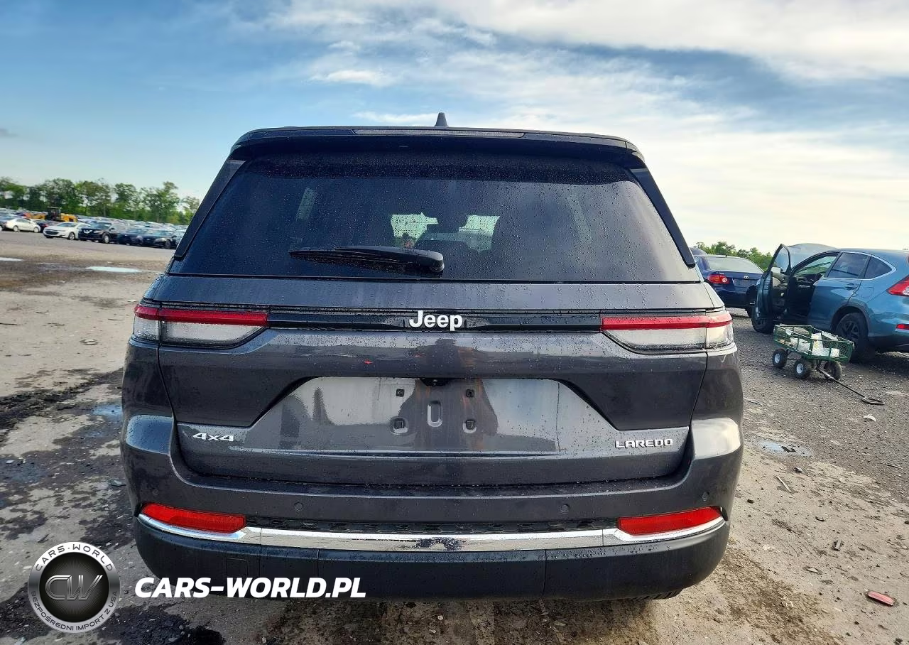 2025 Jeep Grand Cherokee Laredo VIN:1C4RJHAG2S8768078 - 6