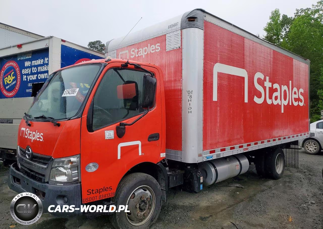 2017 Hino 195