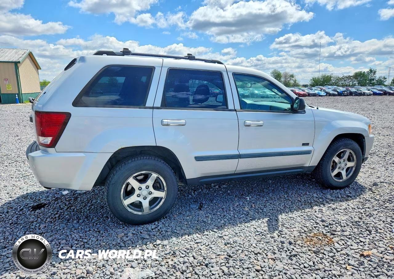 2007 Jeep Grand Cherokee Laredo VIN:1J8GR48K37C665185 - 3