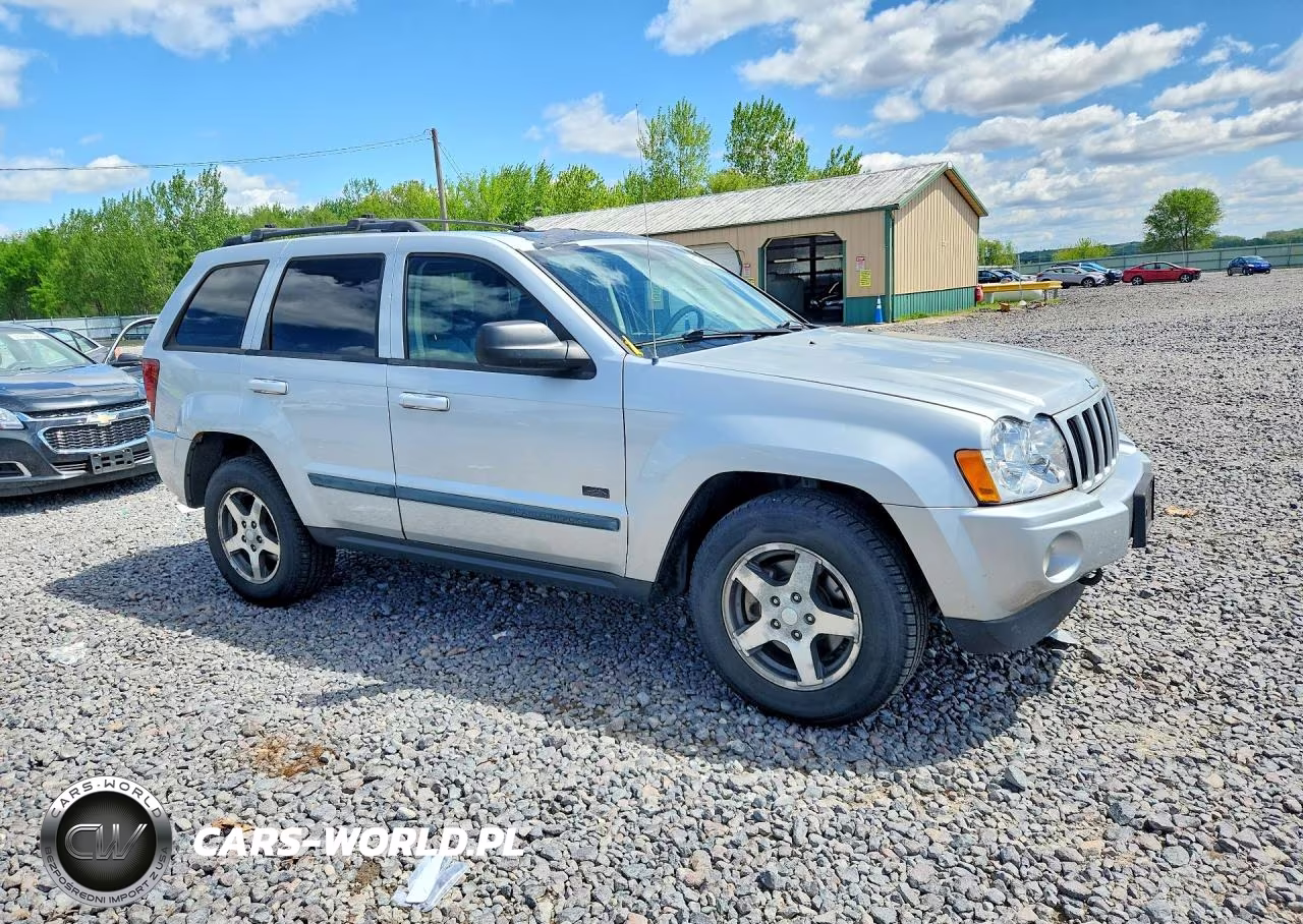2007 Jeep Grand Cherokee Laredo VIN:1J8GR48K37C665185 - 4