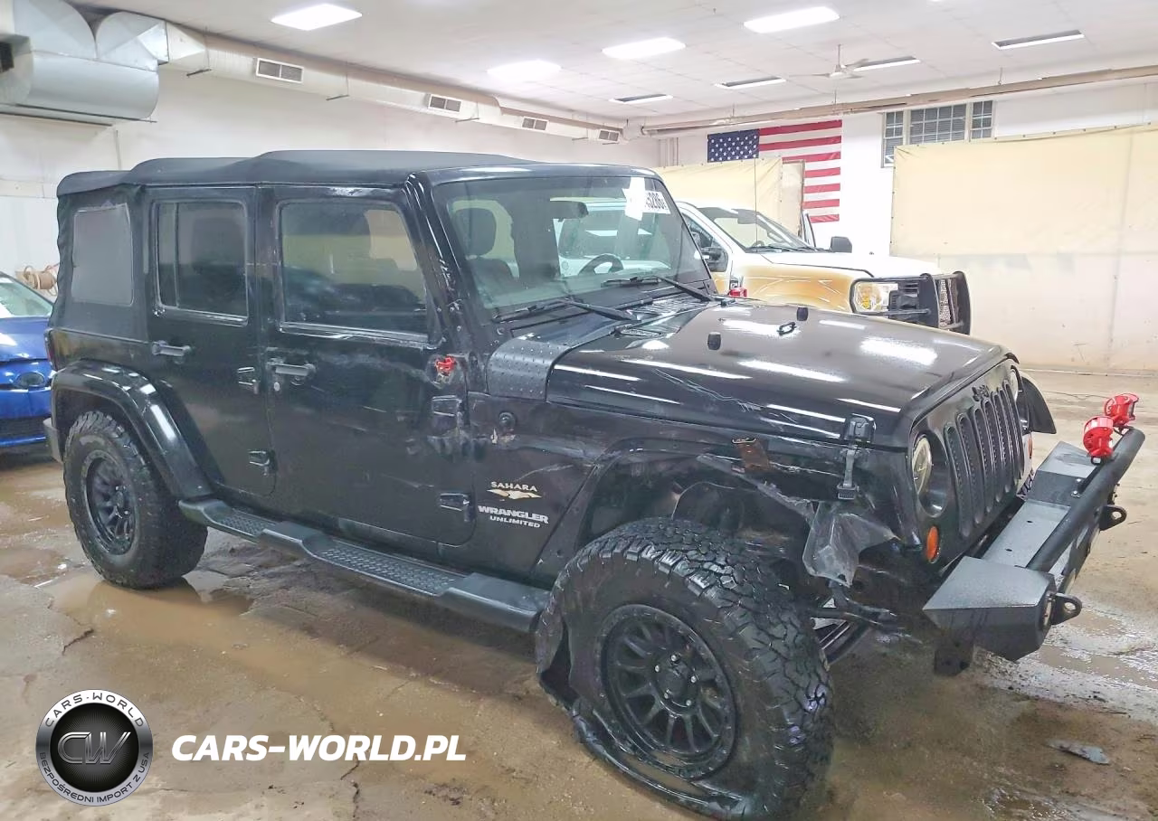 2012 Jeep Wrangler Unlimited Sahara VIN:1C4BJWEG9CL265145 - 4