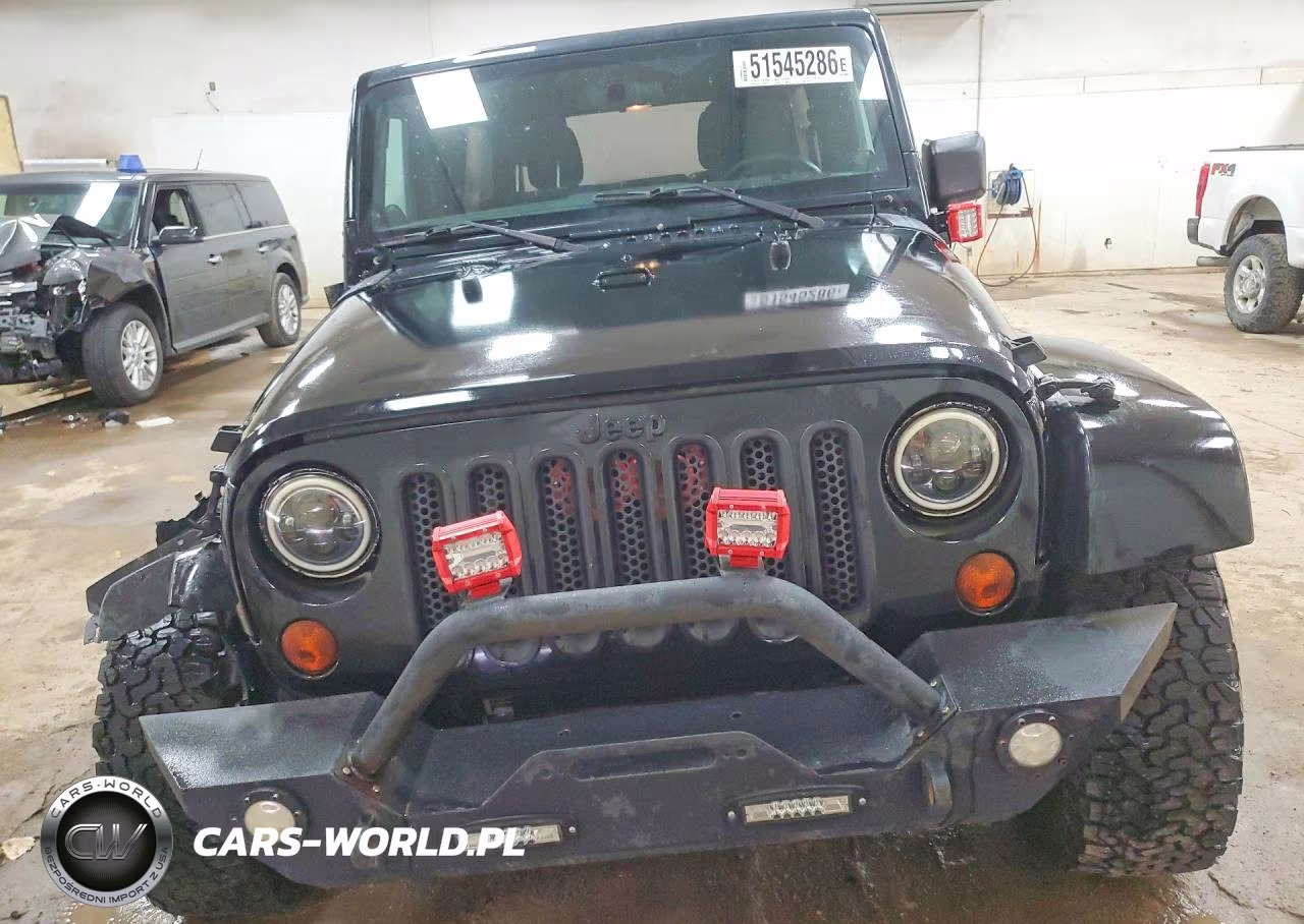 2012 Jeep Wrangler Unlimited Sahara VIN:1C4BJWEG9CL265145 - 5