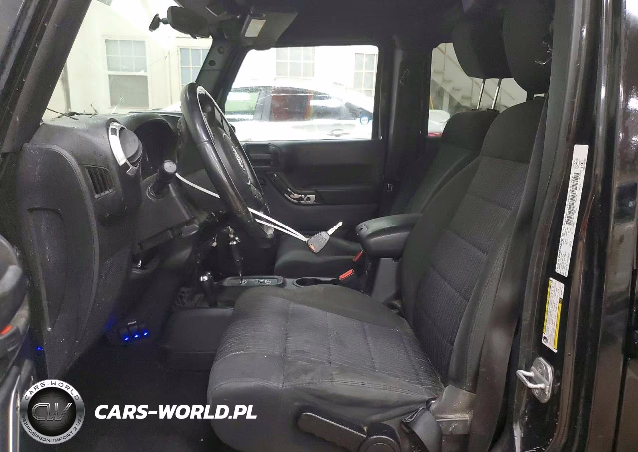 2012 Jeep Wrangler Unlimited Sahara VIN:1C4BJWEG9CL265145 - 7