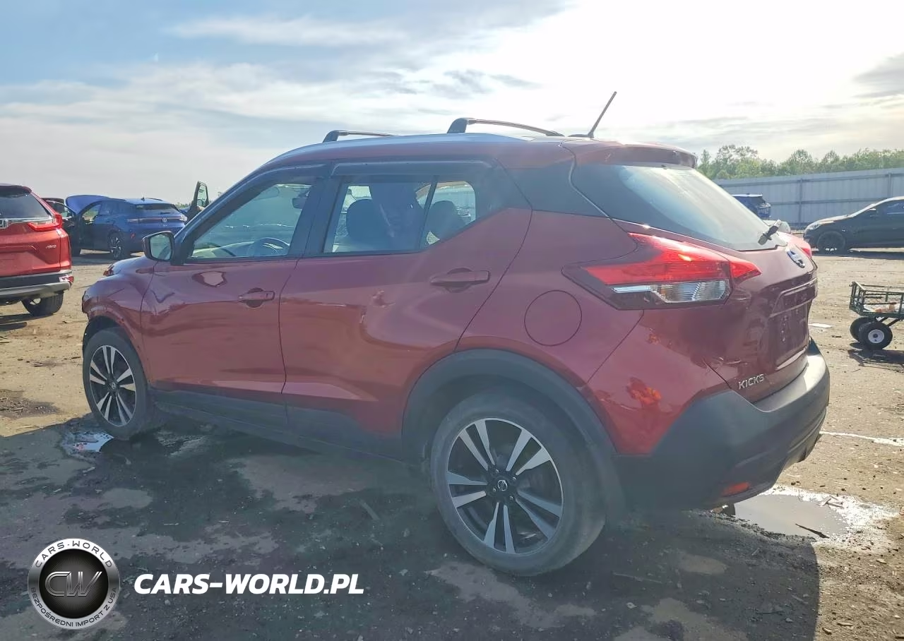 2018 Nissan Kicks Sv VIN:3N1CP5CU3JL521676 - 2