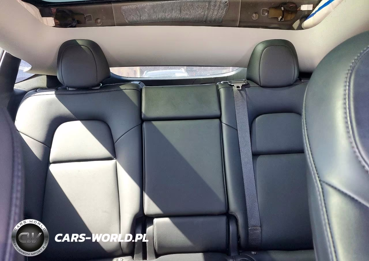 2021 Tesla Model Y VIN:5YJYGDEE7MF233133 - 10