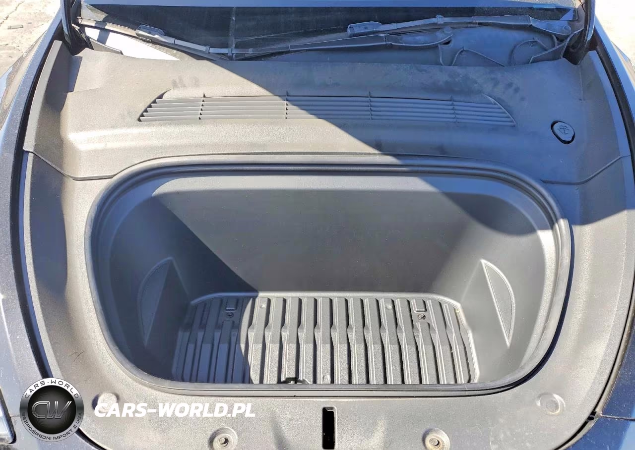 2021 Tesla Model Y VIN:5YJYGDEE7MF233133 - 12