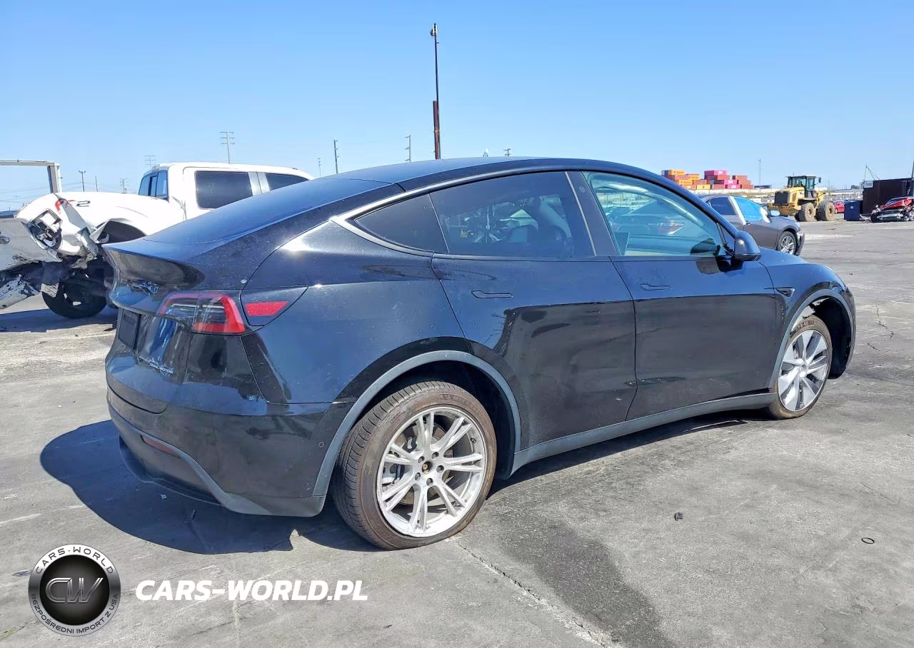 2021 Tesla Model Y VIN:5YJYGDEE7MF233133 - 3