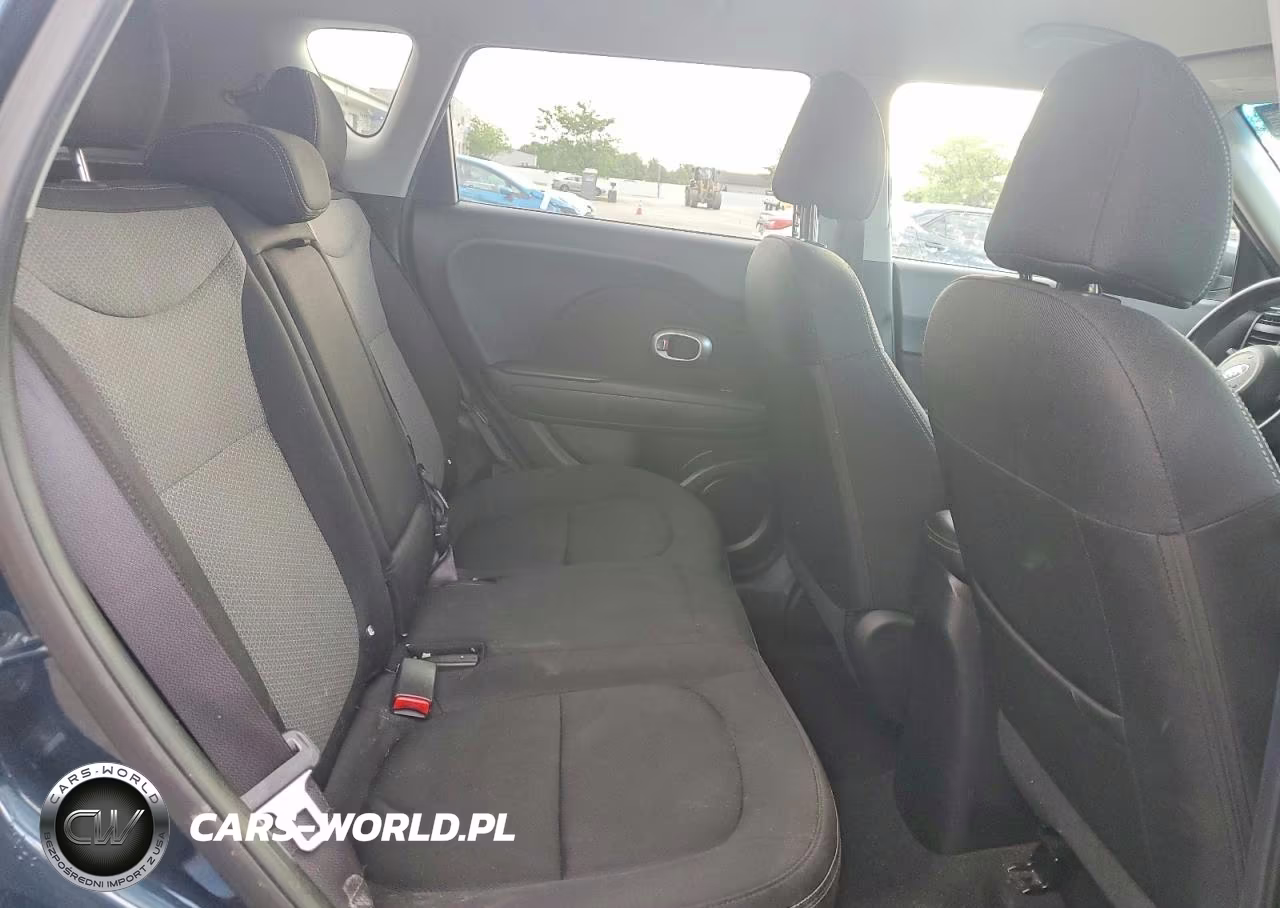 2018 Kia Soul + VIN:KNDJP3A55J7518562 - 10