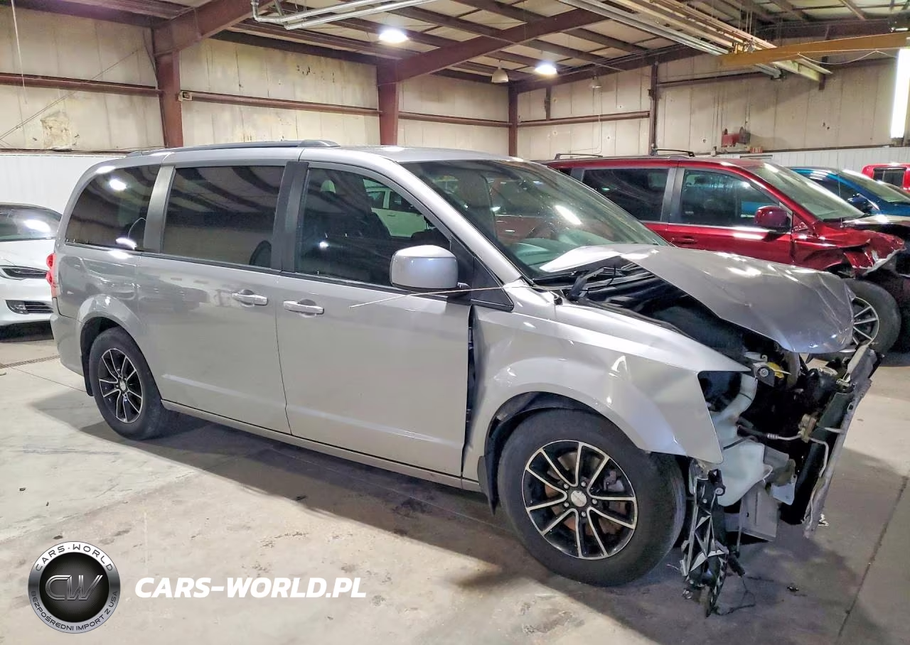 2018 Dodge Grand Caravan Gt VIN:2C4RDGEG6JR146937 - 4