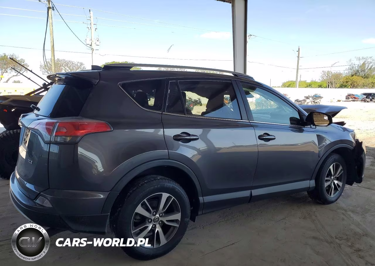 2017 Toyota Rav4 Xle VIN:JTMWFREV4HJ116812 - 3