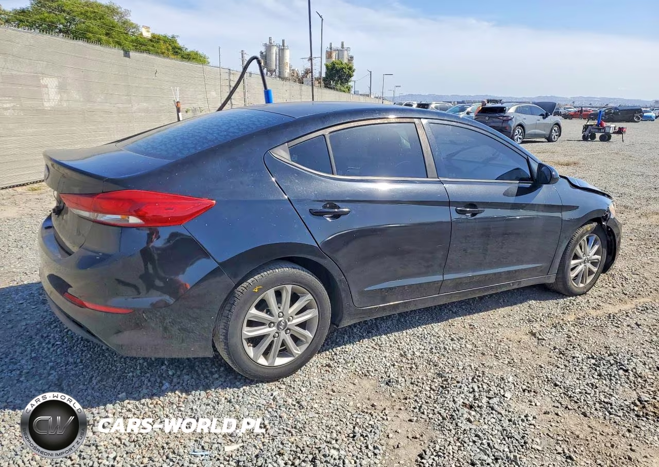 2018 Hyundai Elantra Se VIN:5NPD74LFXJH279739 - 3