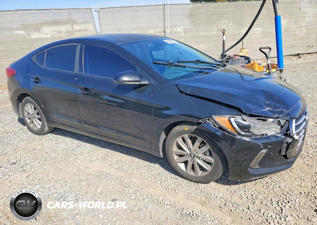 2018 Hyundai Elantra Se VIN:5NPD74LFXJH279739 - 4