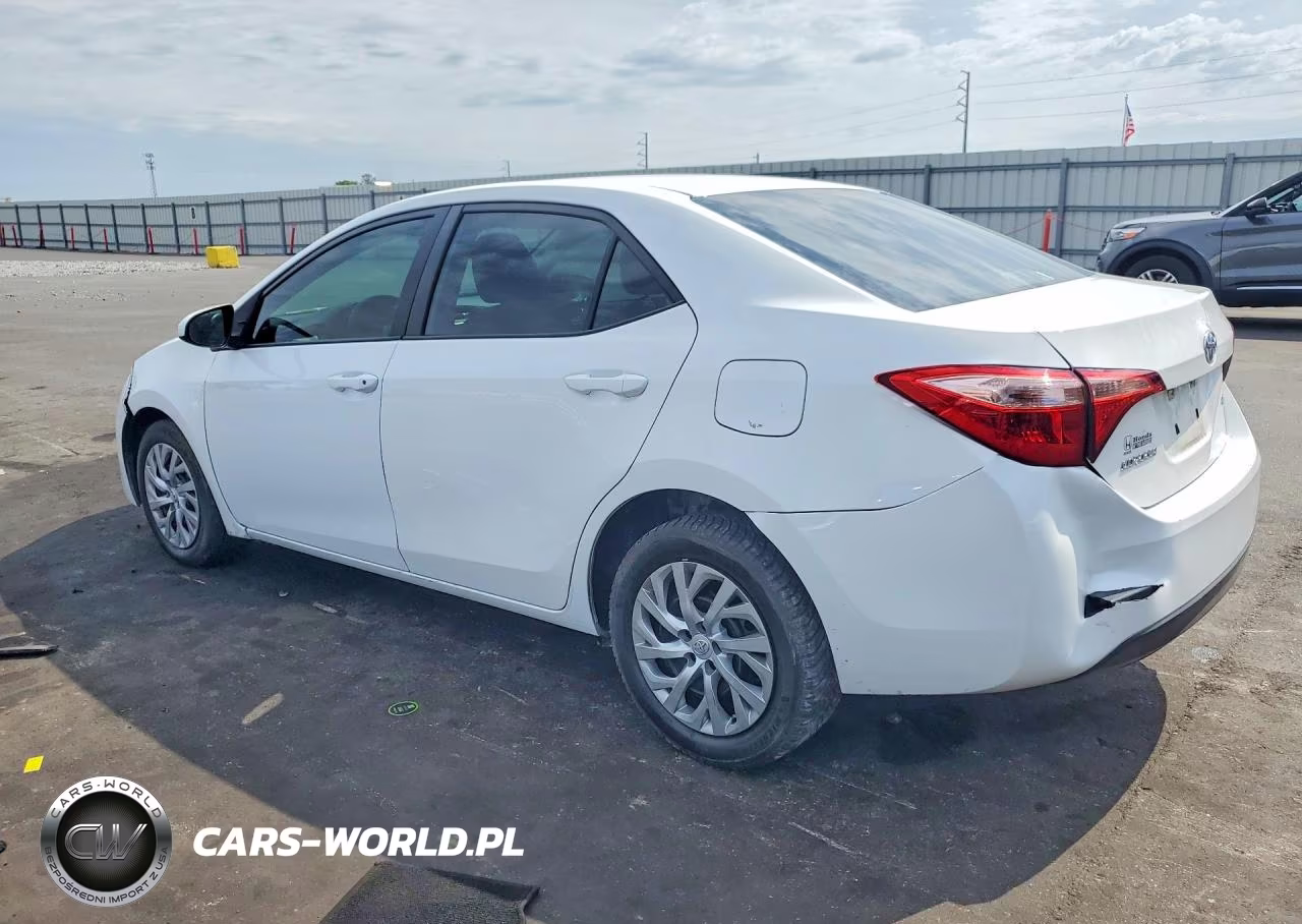 2018 Toyota Corolla Le VIN:5YFBURHE7JP836770 - 2