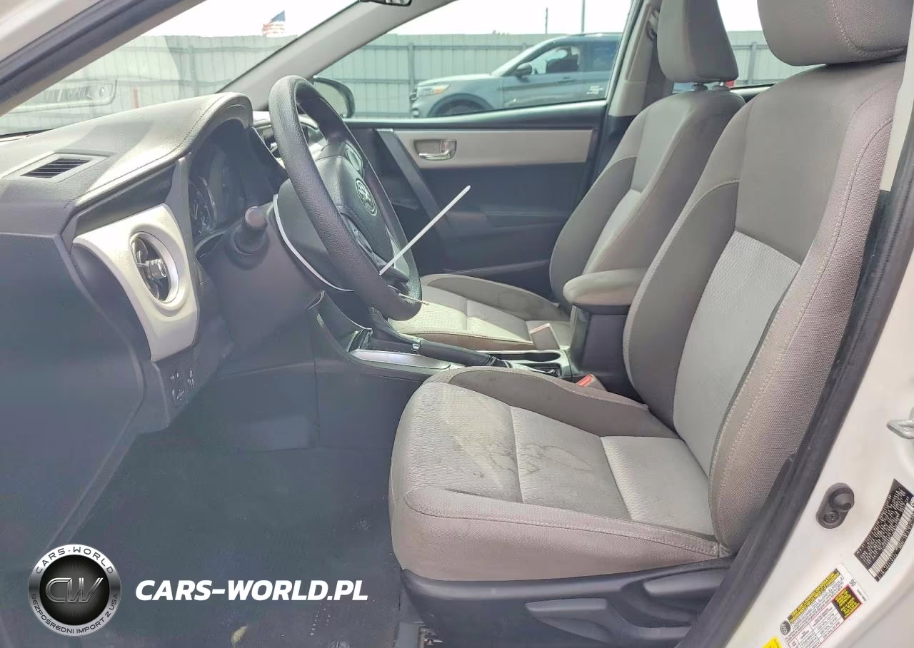 2018 Toyota Corolla Le VIN:5YFBURHE7JP836770 - 7