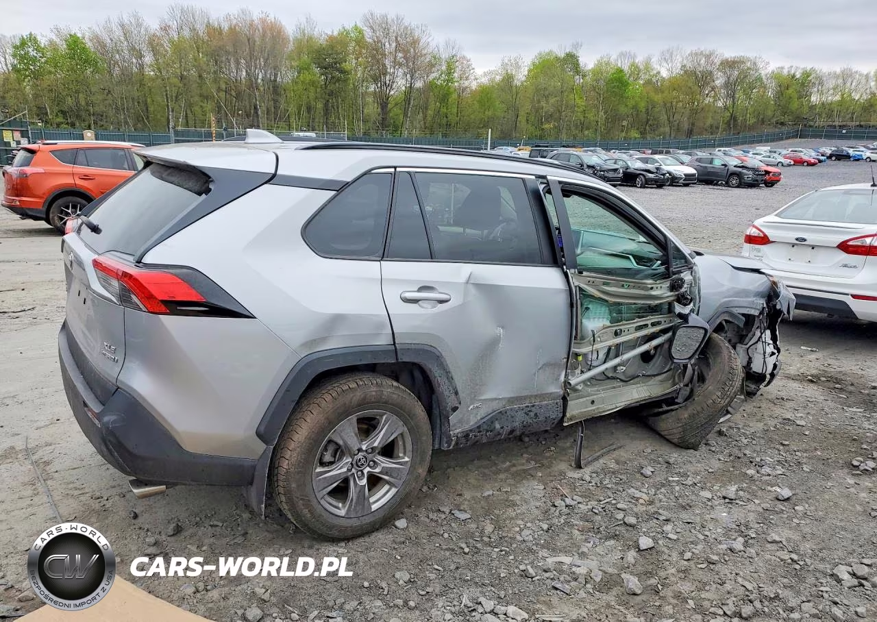 2024 Toyota Rav4 Hybrid Xle VIN:2T3RWRFV2RW196867 - 3