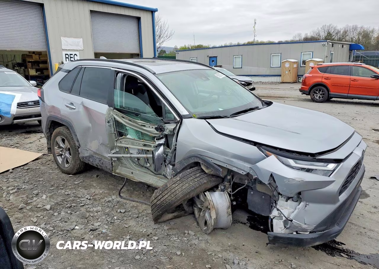 2024 Toyota Rav4 Hybrid Xle VIN:2T3RWRFV2RW196867 - 4