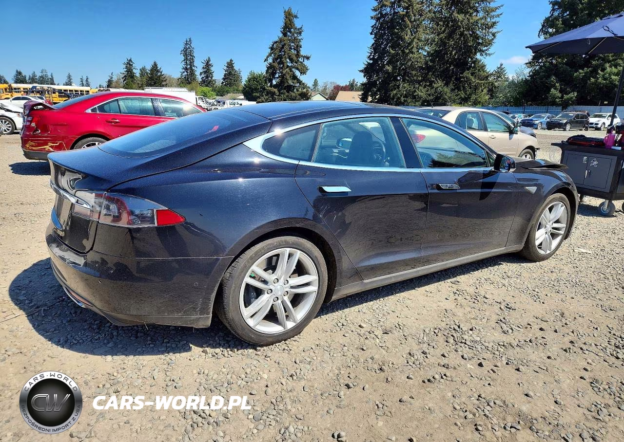 2015 Tesla Model S VIN:5YJSA1E29FF120279 - 3