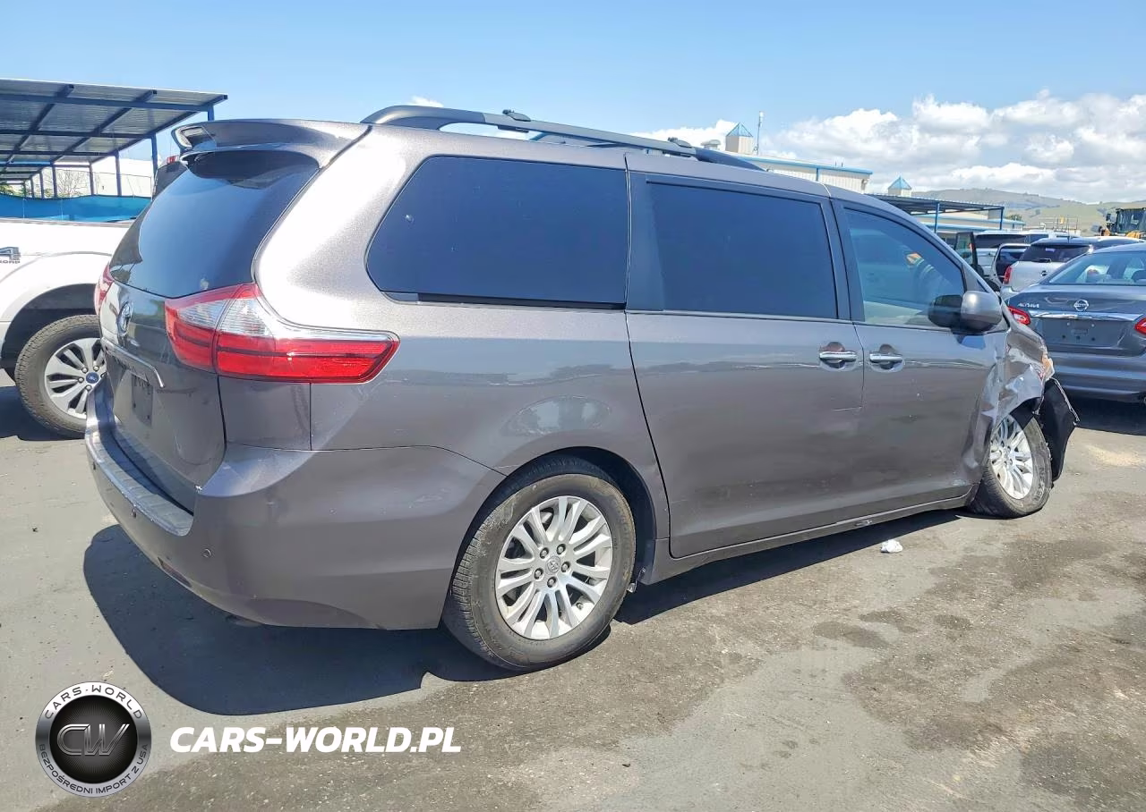 2017 Toyota Sienna Xle 8-Passenger VIN:5TDYZ3DC0HS896291 - 3