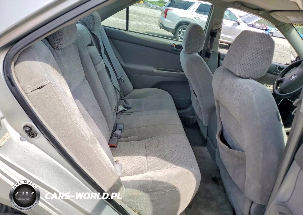 2004 Toyota Camry Le VIN:4T1BE30K44U799532 - 10